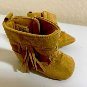 Camel baby boots